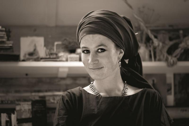 © DR Olivia Lomenech Gill